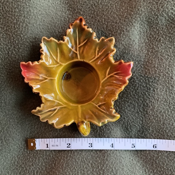 Set of 2 fall leaf tea light ceramic candle holders. See pictures for sizes - Picture 5 of 6